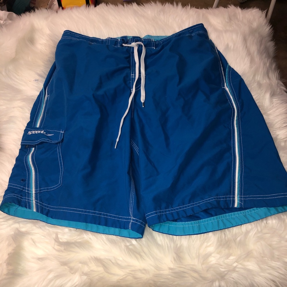 SPEEDO CARGO SHORTS GOOD CONDITION XL